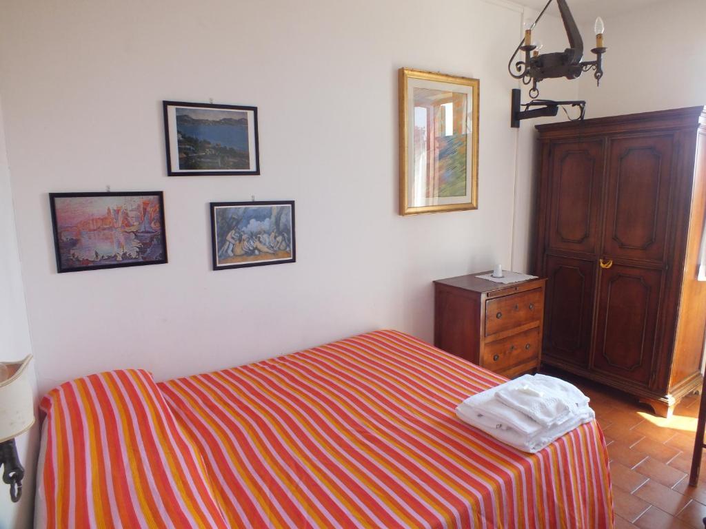 Locanda Laudomia Acomodação com café da manhã Manciano Quarto foto